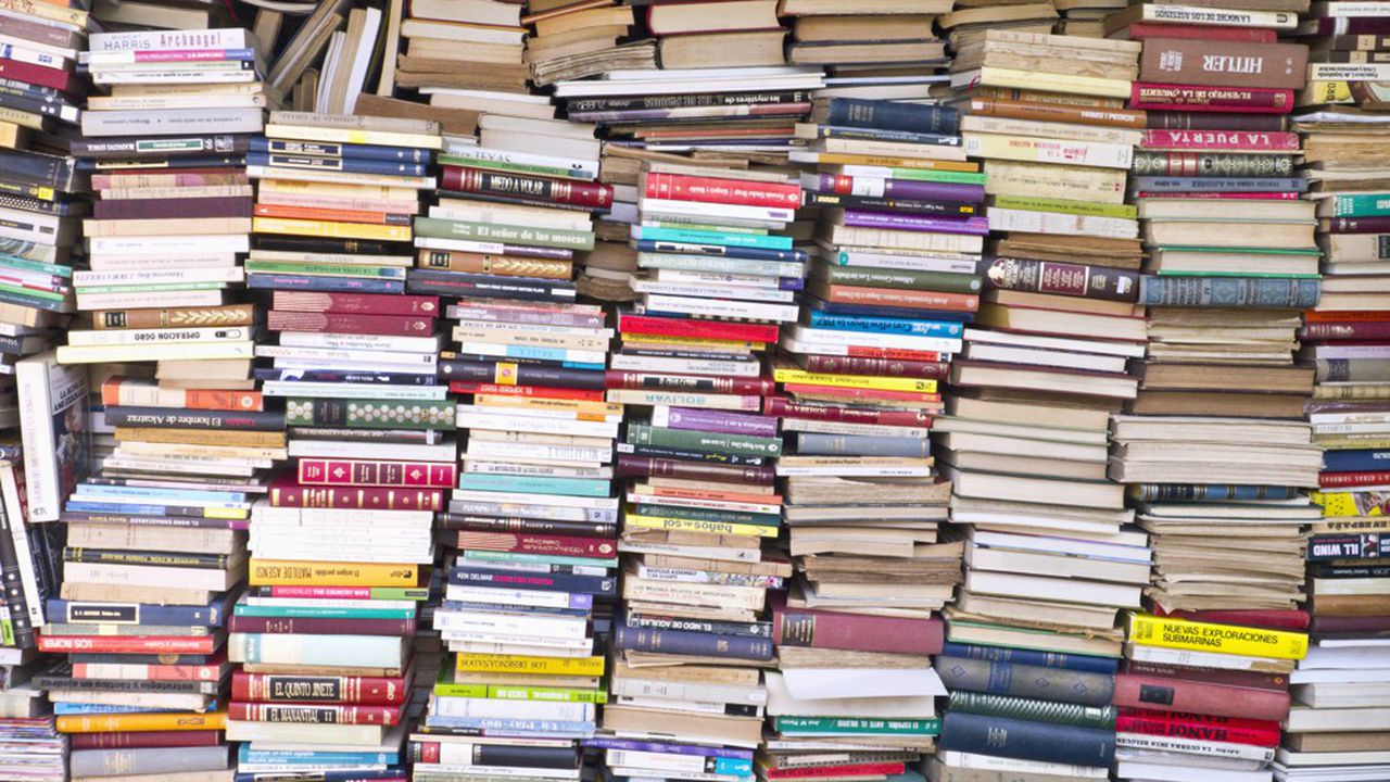 Education : Après le prix polémique du livre de Mbougar, l’Ucad réceptionne 21000 ouvrages de…