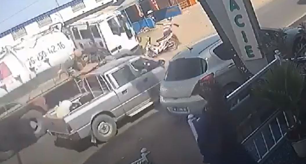 Drame à Mbacké : Un conducteur de camion roule mortellement sur un Jakartaman. Regardez !