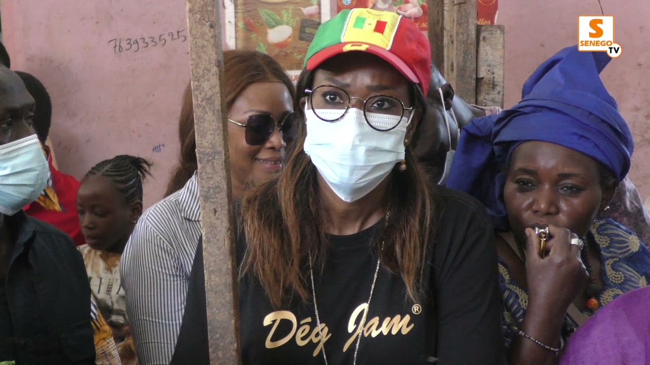 Locales 2002 : En visite au marché liberté 6, Zahra Iyane Thiam plébiscitée par les commerçants