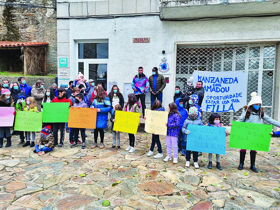 Espagne : Pour récupérer sa fille, le Sénégalais est soutenu par Manzaneda