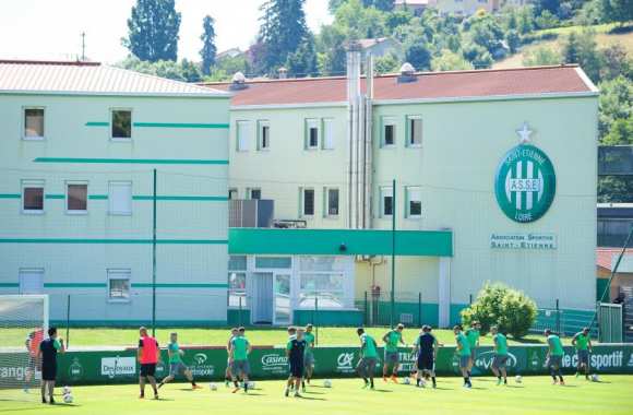 Foot: Accord de partenariat entre l’AS Saint Etienne et les Espoirs de Guédiawaye