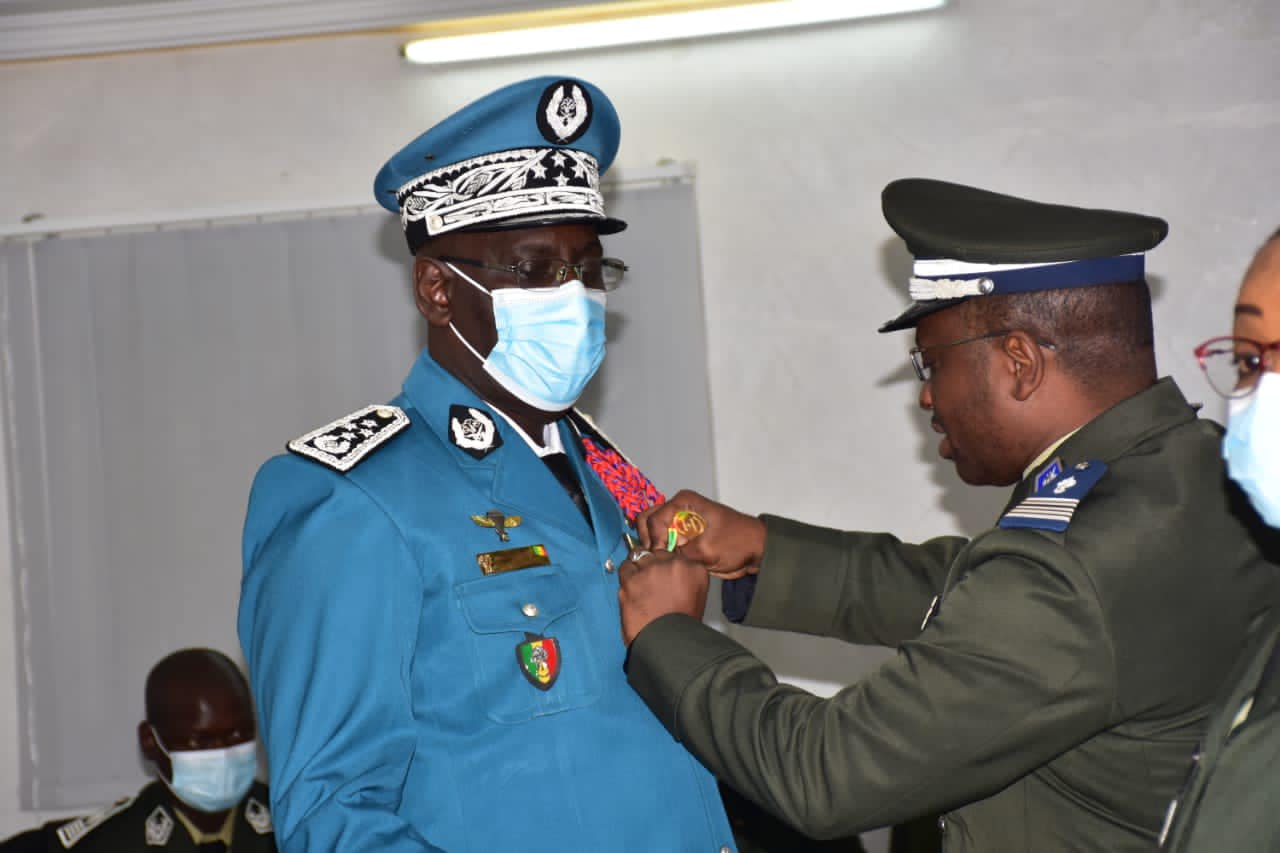 l'Administration pénitentiaire honore le Directeur Général de la police, Seydou Bocar Yague (photos)