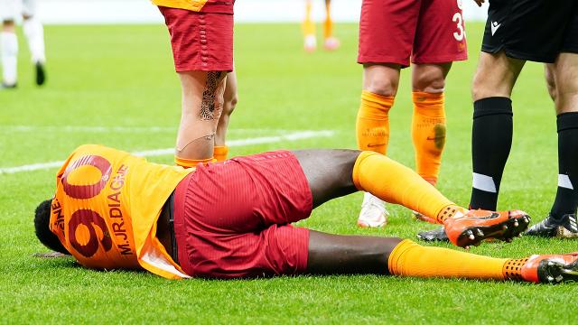 Galatasaray donne des nouvelles de Mbaye Diagne, blessé contre Başakşehir