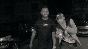 « Kassumaay » : Elzo Jamdong sort un nouveau clip en feat avec Akbess