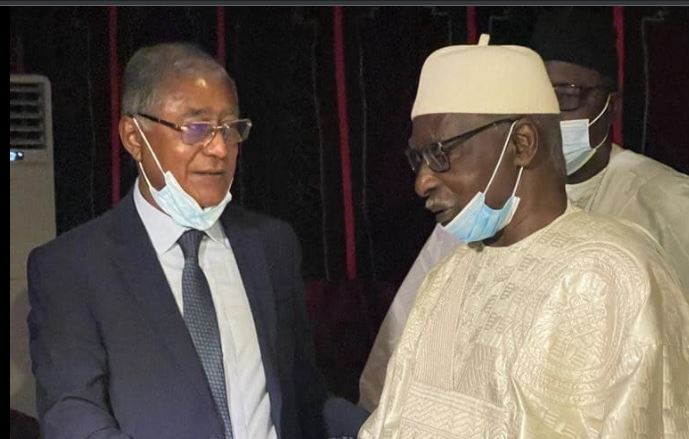 Visite du Khalife Général des Tidianes à l’Ambassadeur du Maroc au Sénégal…(photos)