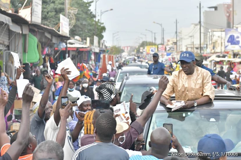Locales 2022 : Diouf Sarr fait foule à Hlm, Colobane et se dit optimiste pour une victoire écrasante (Senego Tv)