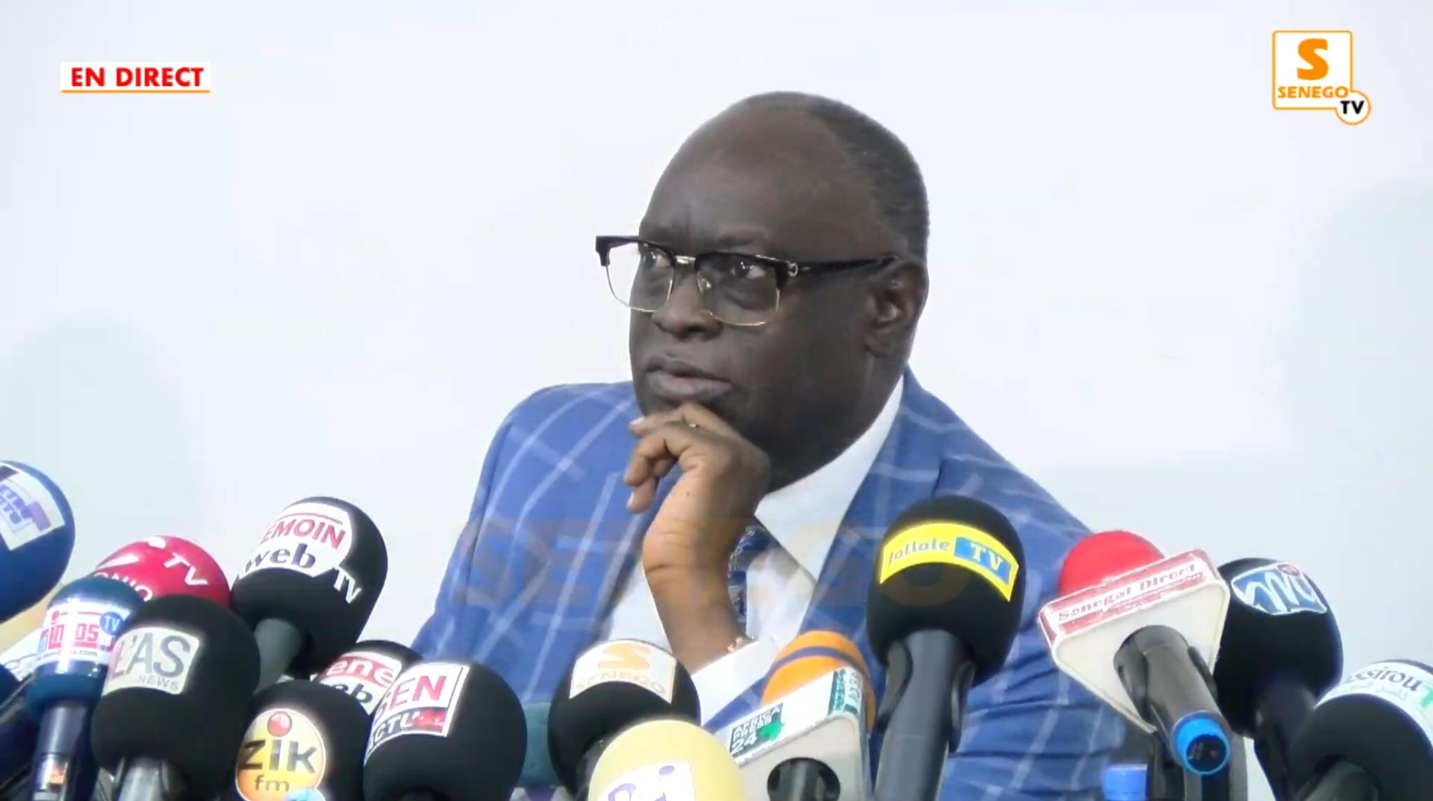 Live Senego TV : Me El Hadj Diouf en conférence de presse sur l’actualité