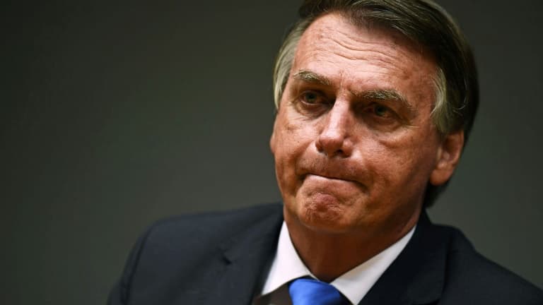 Brésil: Le Président Jair Bolsonaro hospitalisé en urgence