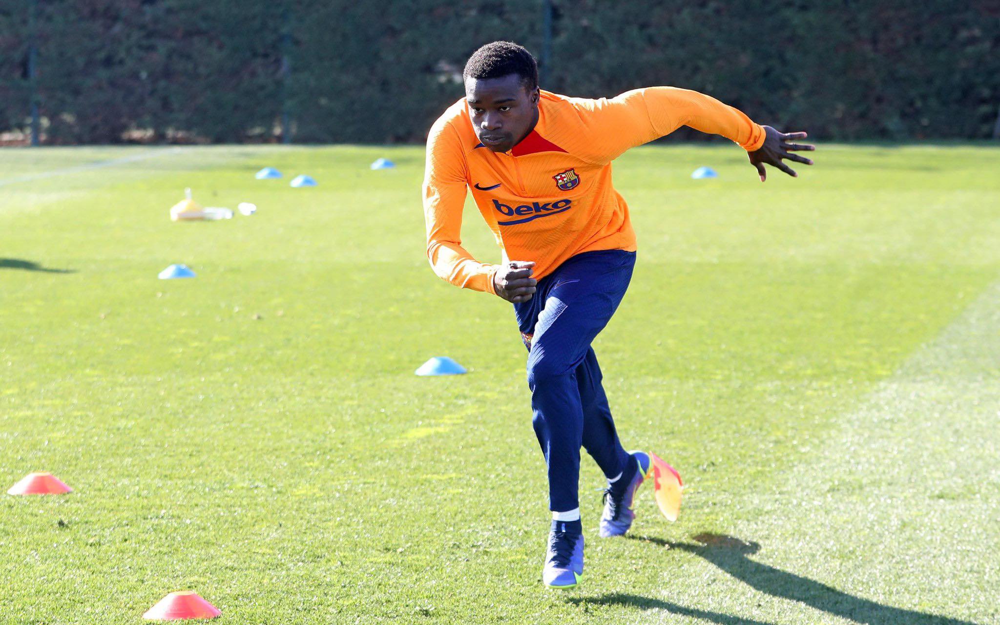 (Photos) Fc Barcelone: Retour à l’entrainement pour Moussa Wagué, Regardez!