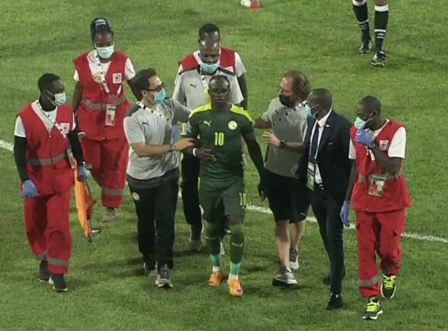 Sénégal – Cap-Vert : Bamba Dieng remplace Sadio Mané, blessé suite à son choc !