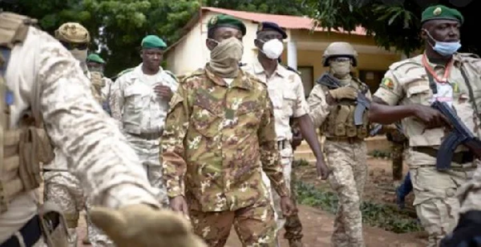 Mali: Un journaliste de «Jeune Afrique» expulsé !