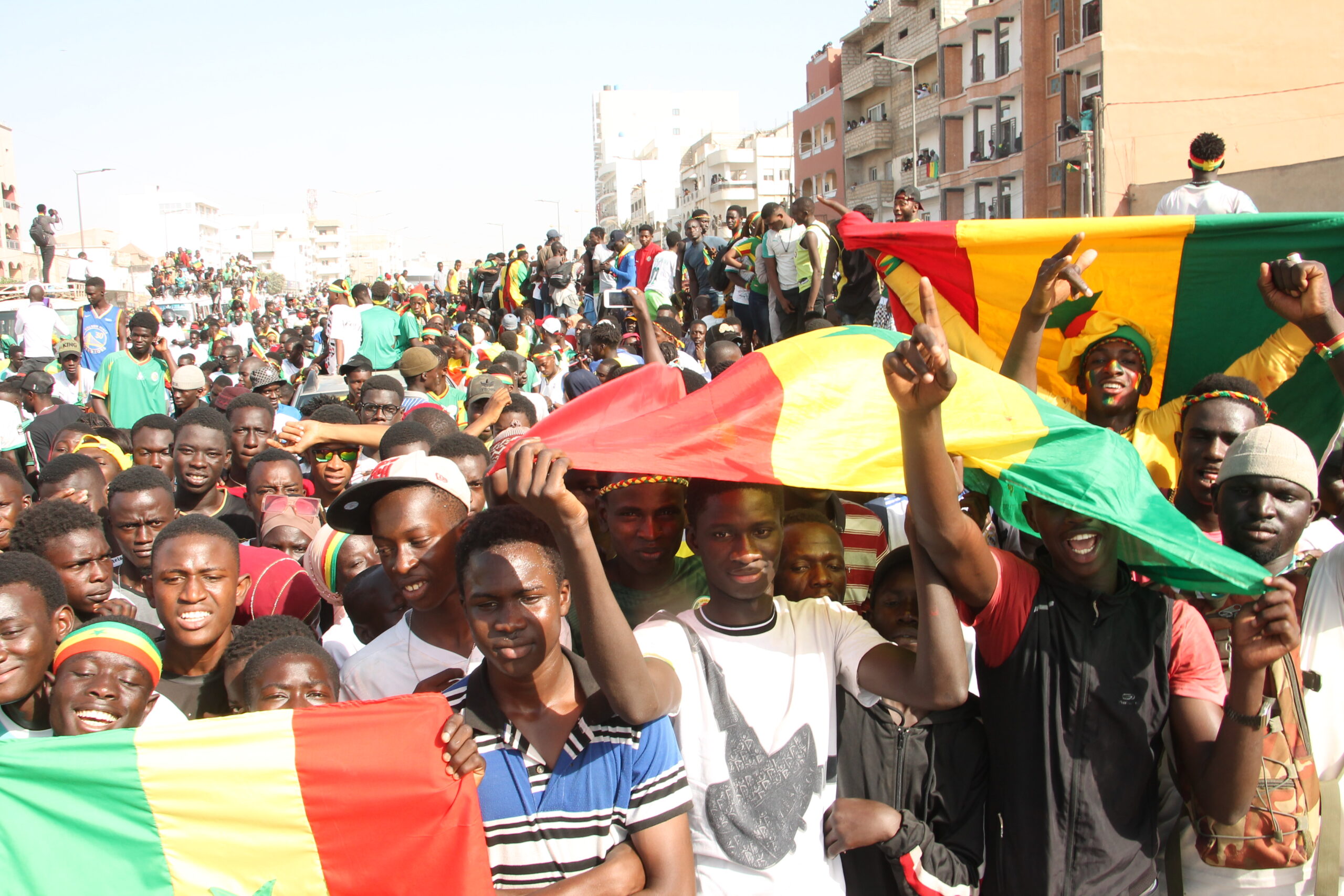 Revivez en images le monde fou qui est sorti accueillir les Lions Champions d’Afrique (Photos)