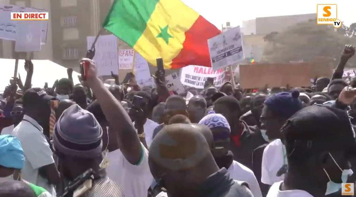 Revivez : Rassemblement de “And sam Jikko yi” contre le Rejet de la loi criminalisant l’homosexualité (Senego Tv)