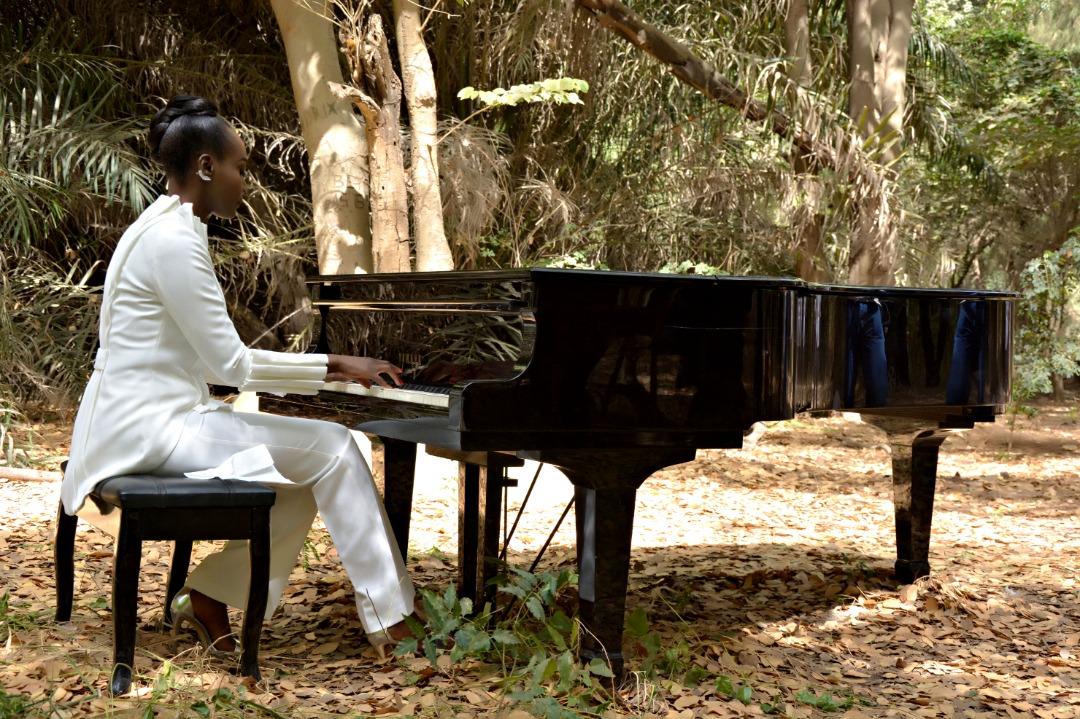 « Tek Gui » (Le silence), Coumba Gawlo rend hommage à son père