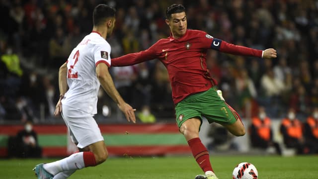 Cristiano-Ronaldo-lors-du-match-des-eliminatoires-du-Mondial-2022-Portugal-Turquie-1377864