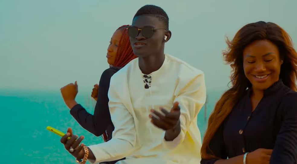 « Doxal Doox Bi », le nouveau single de Kabayéri  (Clip officiel)