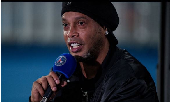 Ronaldinho célèbre l’anniversaire de son fils Joao, 17 ans, qui lui ressemble beaucoup !