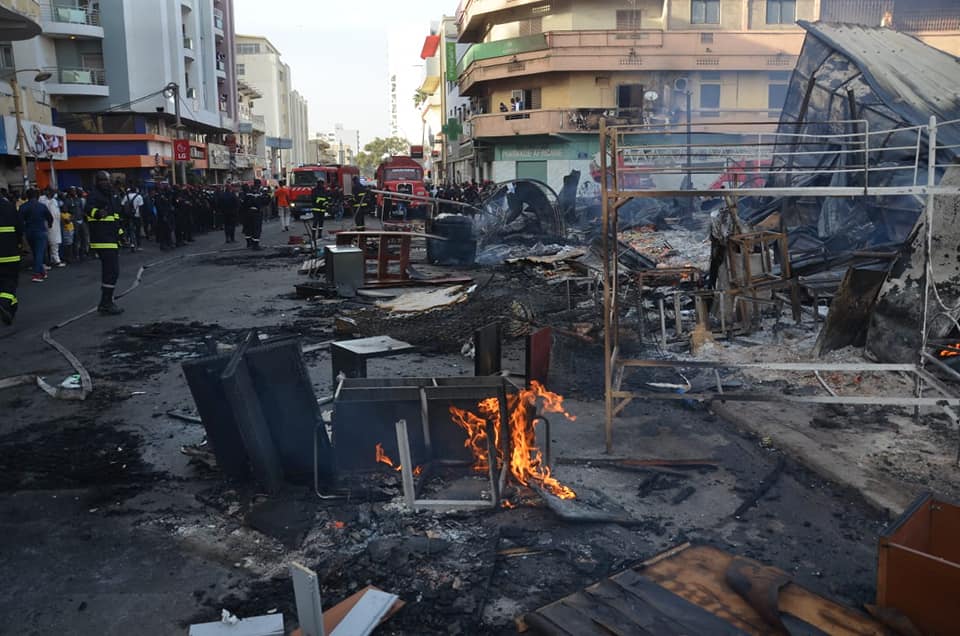 Incendie à la « Salle de vente » : Les victimes prêtes à réhabiliter le marché au plus vite…