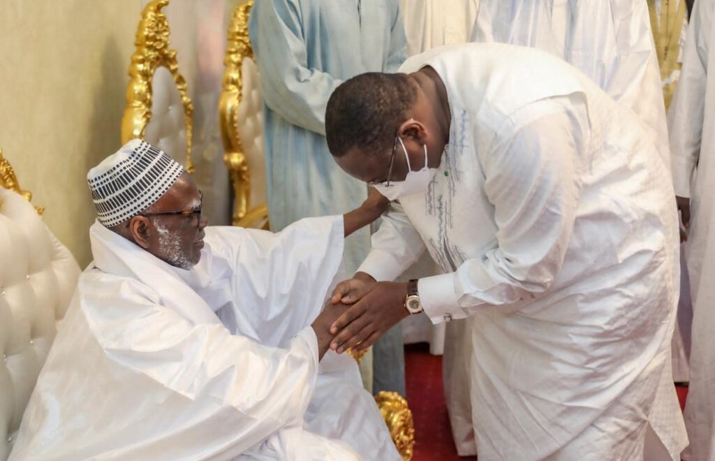 (Photos) -Touba : Macky Sall reçu par Serigne Mountakha Mbacké