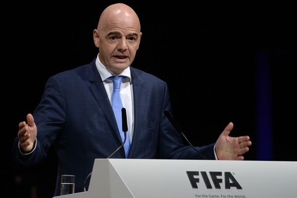 Gianni Infantino répond à la rumeur des matches de 100 mn : « C’est non… mais »