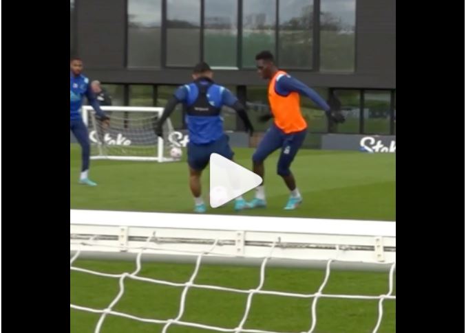 (Vidéo) Ismaïla Sarr humilie à l’entraînement son coéquipier Hernandez, Regardez!