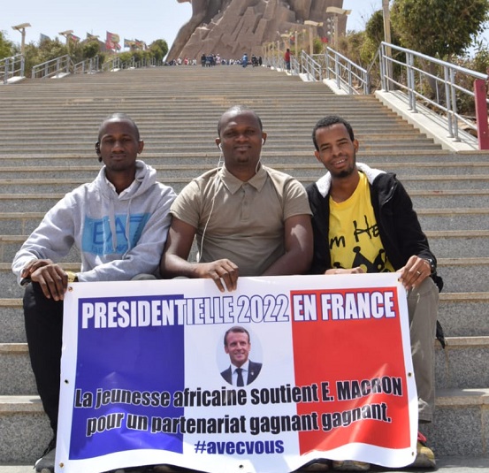 Présidentielle France : Vrai ou Fake ? Les habitants d’Afrique sortent dans les rues pour soutenir Macron (Par Diango Djibril)