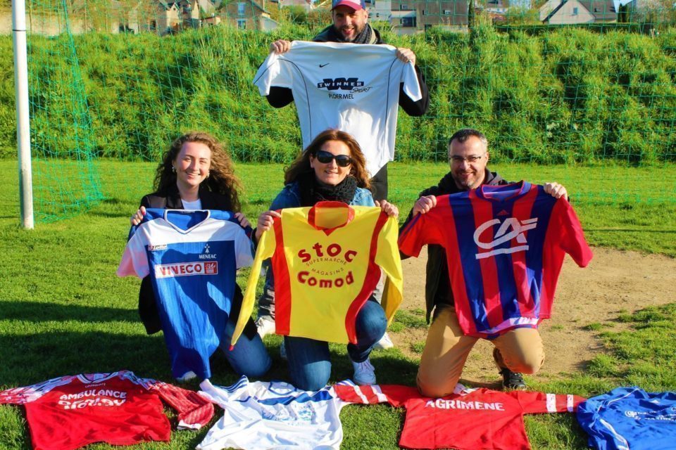 France : De vieux  maillots collectés pour les envoyer au Sénégal