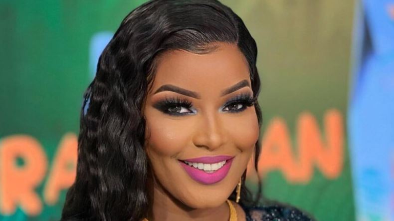 Awa Gambienne déborde de charme dans une robe…(photos)