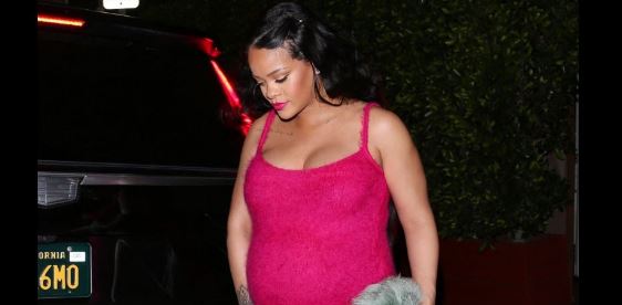 Rihanna enceinte en robe mini mini pour une sortie au restaurant(photos)
