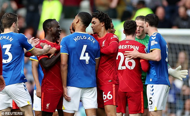 Liverpool – Everton: « Mané aurait dû être exclu après son mauvais geste sur Holgate » (Lampard)