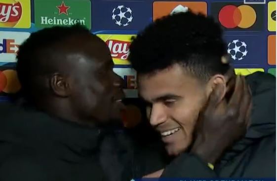 Liverpool – P.O.T.M : Quand Sadio Mané interrompt l’interview de Luis Diaz pour le féliciter (Vidéo)