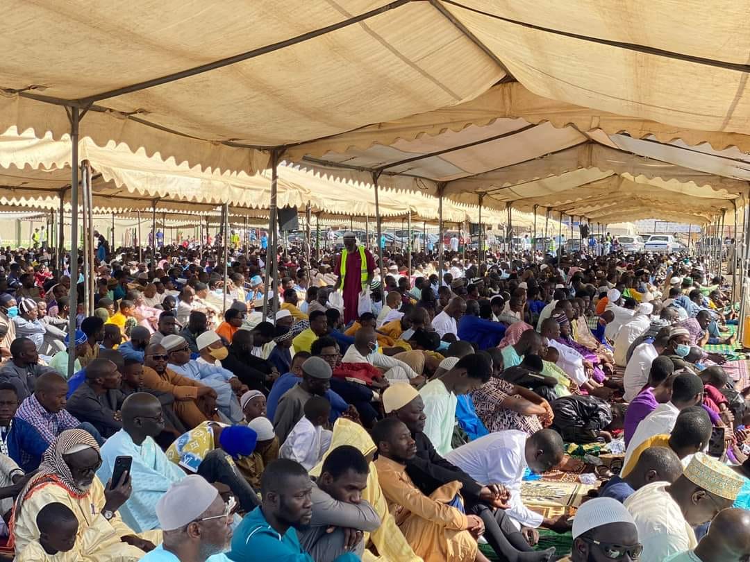 Korité 2022 : Des Sénégalais ont prié au Stade Léopold Sédar Senghor (photos)