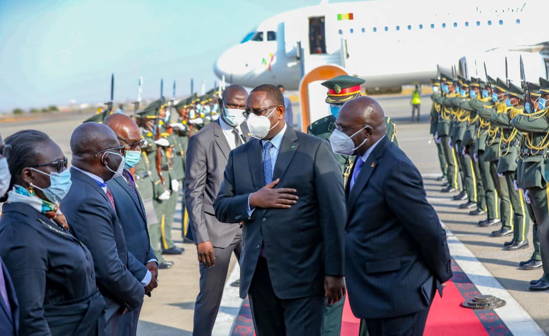 Macky Sall à Luanda pour une visite de deux jours (Photos)