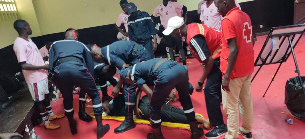 Ligue 1 – Incidents au stade de l’ASAC Ndiambour : Le coach du Jaraaf Cheikh Guèye blessé