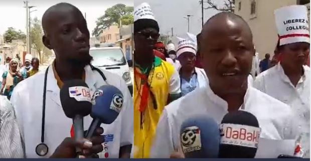 Arrestations de Awa Diop et Coumba Mbabor : Le personnel soignant de l&rsquo;Hôpital Mame Abdou dans les rues de Tivaouane…(vidéo)