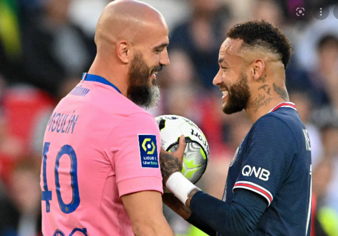 Troyes : Le gardien demande à Neymar le côté où il va tirer son penalty