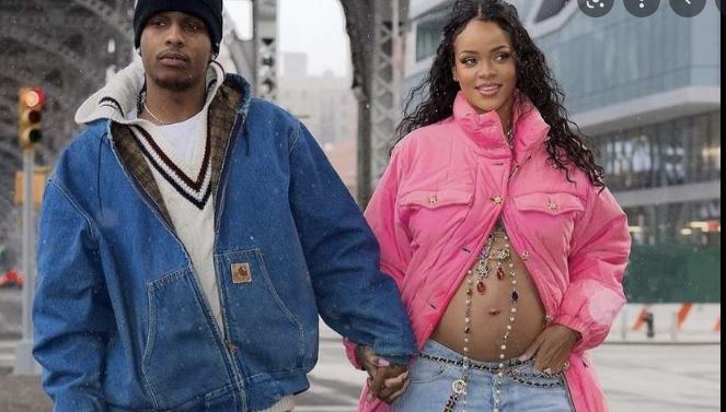 La chanteuse Rihanna a accouché de son premier enfant (Photos)