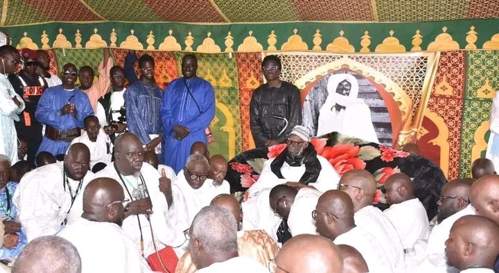 Ziarra du Hizbut Tarqyyah à Touba : Un adya de 400 millions Fcfa remis au Khalife des mourides