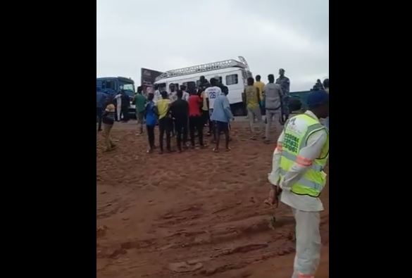 Route de Mbour :  4 morts et plusieurs blessés dans un terrible accident  (vidéo)