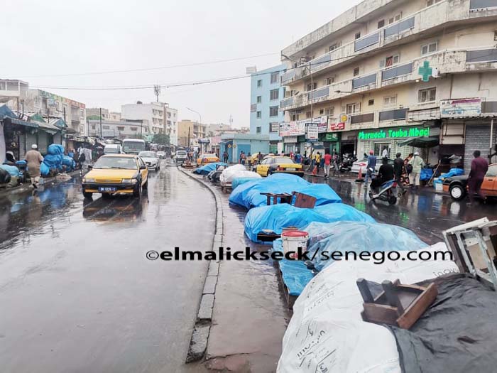 Les Dakarois surpris par une pluie matinale (Photos)