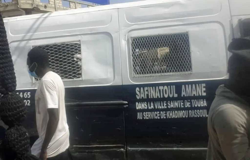 Touba : Le siège de Safinatul Amane attaqué par des jeunes, les agents évacués par les forces de l’ordre