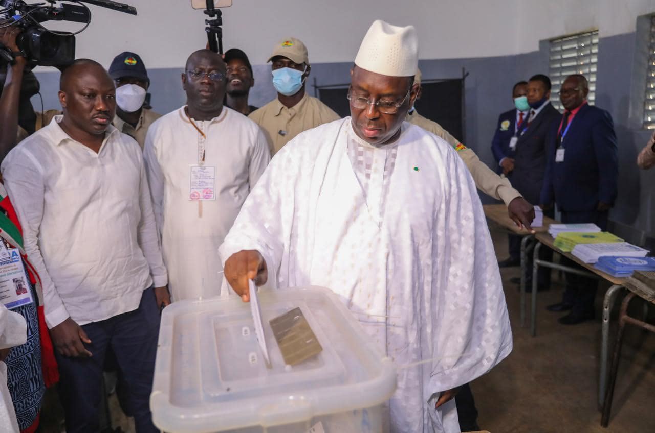 Macky Sall après son vote : « Au-delà de nos choix individuels, il y a tout ce que nous partageons… »