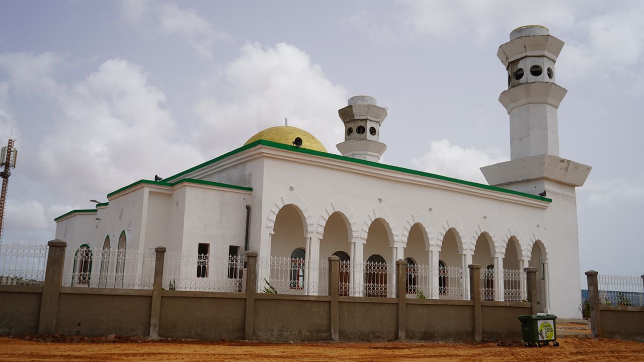 AIBD doté d’une grande mosquée par le Président Macky Sall (Images)