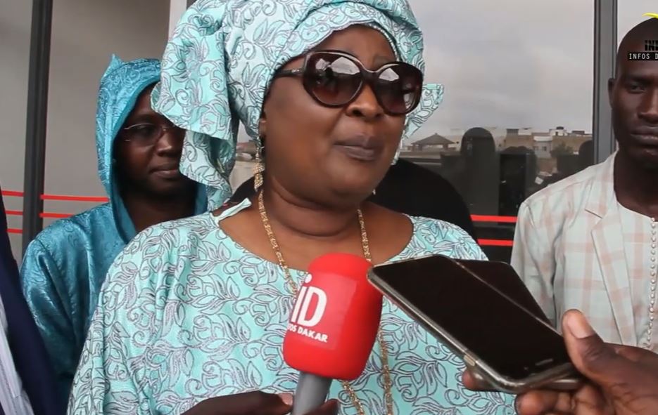 Diplômes aux enseignants retraités de Pikine : Awa Niang salue le respect des engagements par Macky Sall