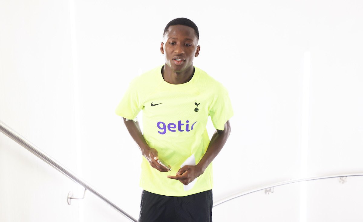 Tottenham : Les premières images de Pape Matar Sarr sous ses nouvelles couleurs