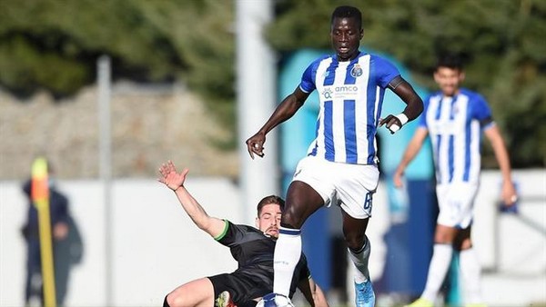 Portugal : Un jeune milieu de terrain sénégalais signe à Estoril
