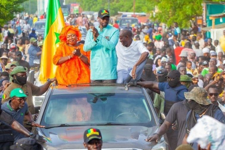 Foule immense : Vélingara déroule le tapis rouge à Sonko et Yewwi…(vidéo)