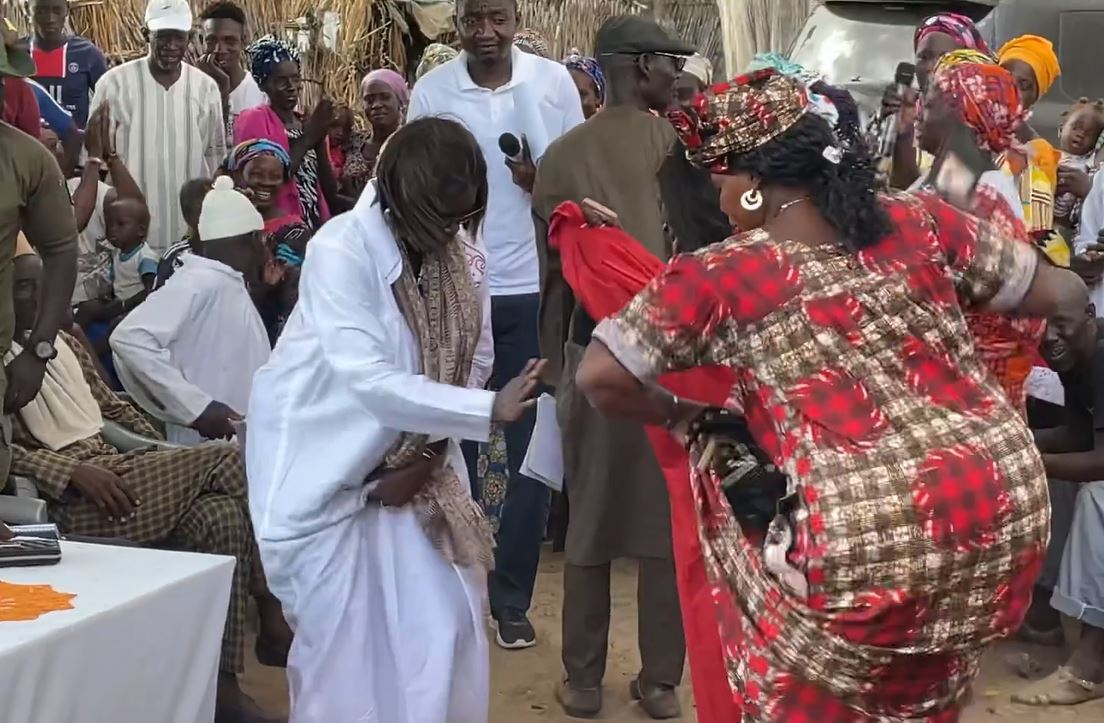 Campagne à Fatick : Thérèse Faye Diouf fait feu de tout bois à Diarrère (Vidéo)