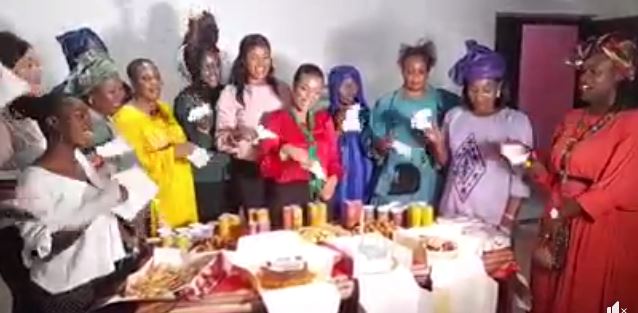 Gâteau d&rsquo;anniversaire : « Les Linguères de Mojib »fétent Ousmane Sonko… vidéo