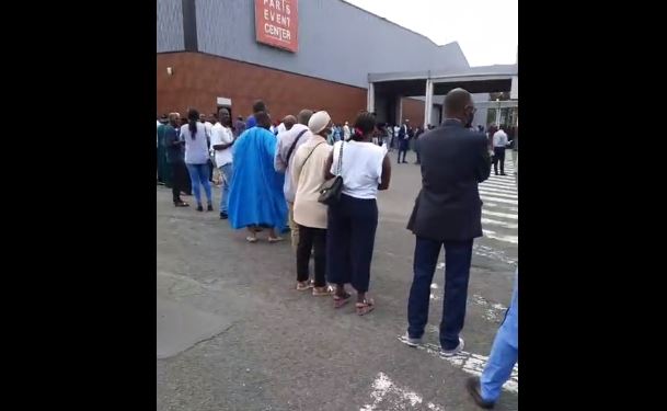 Paris : Les Sénégalais assiègent le bureau de vote (vidéo)